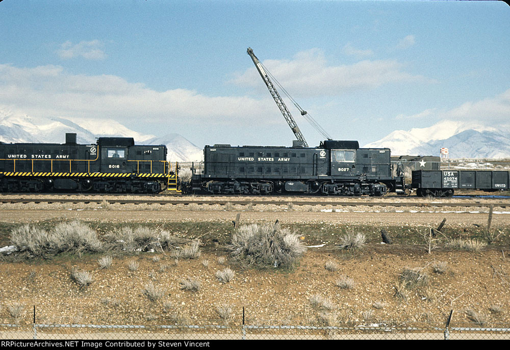 US Army RSD1's 8016 & 8027.